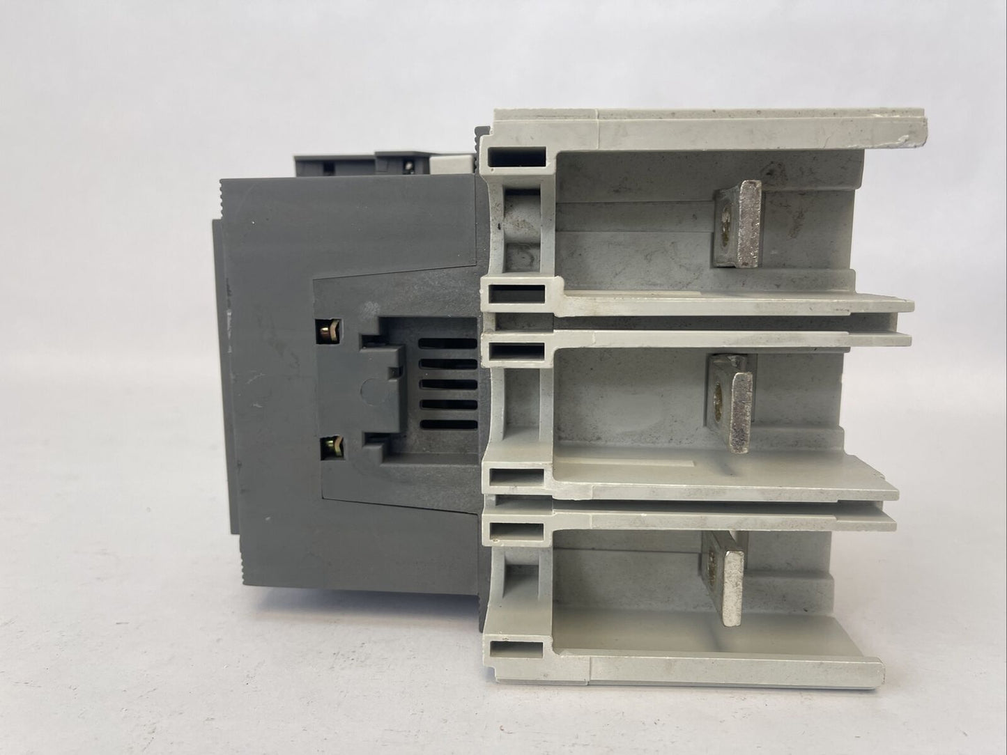 ABB A260-30 CONTACTOR 600VAC 250HP 3PH 350A COIL 400-415V 50HZ 480V 60HZ
