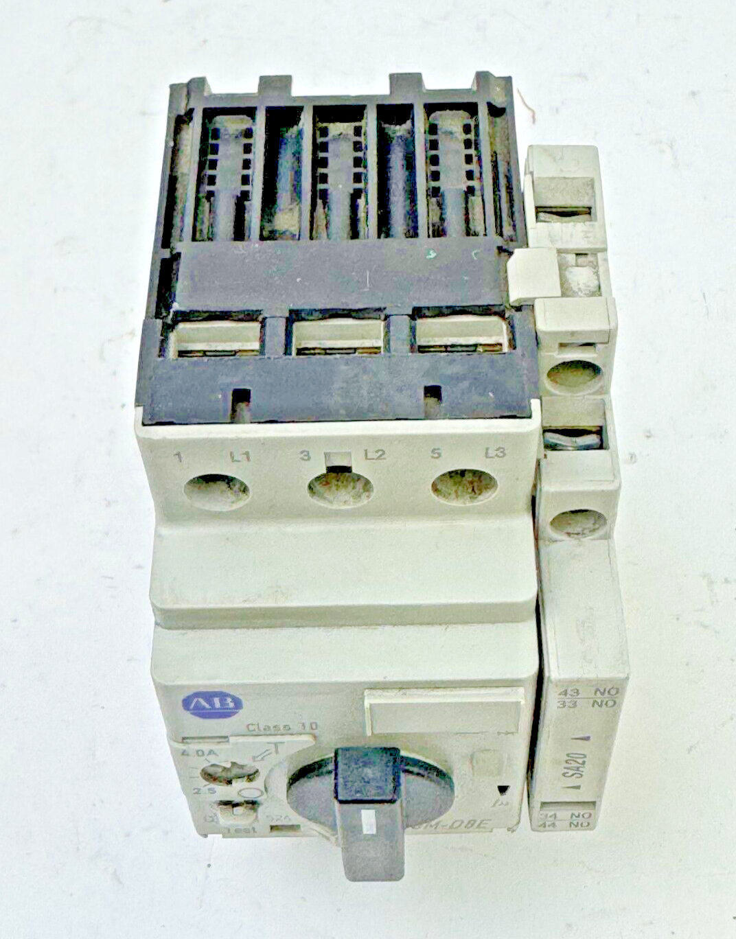 ALLEN-BRADLEY - 140M-D8E-B40 SER. C - MOTOR PROTECTOR + 140M-C-A SER. A AUX. CON