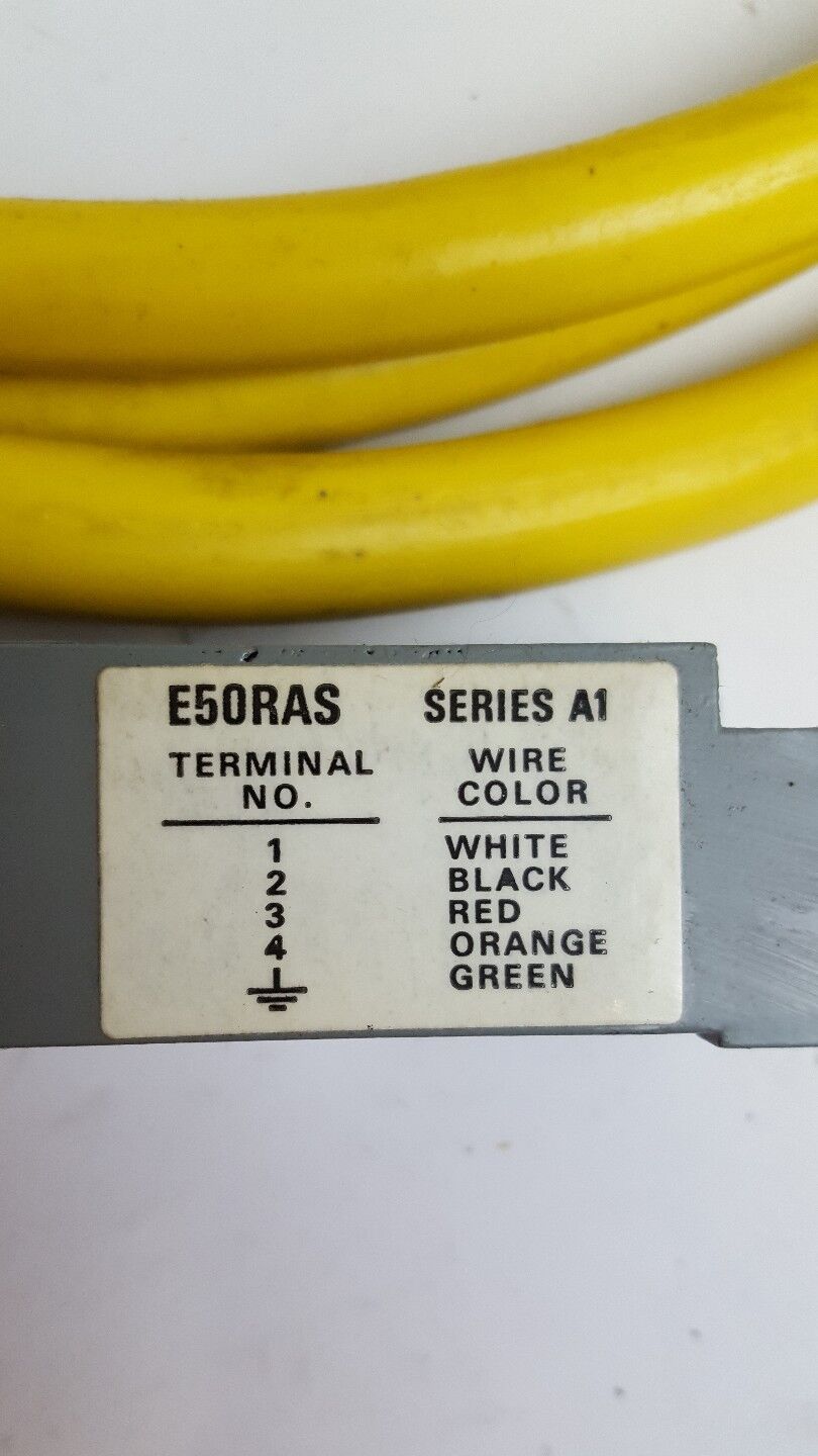CUTLER HAMMER LIMIT SWITCH RECEPTACLE E50RAS NIB