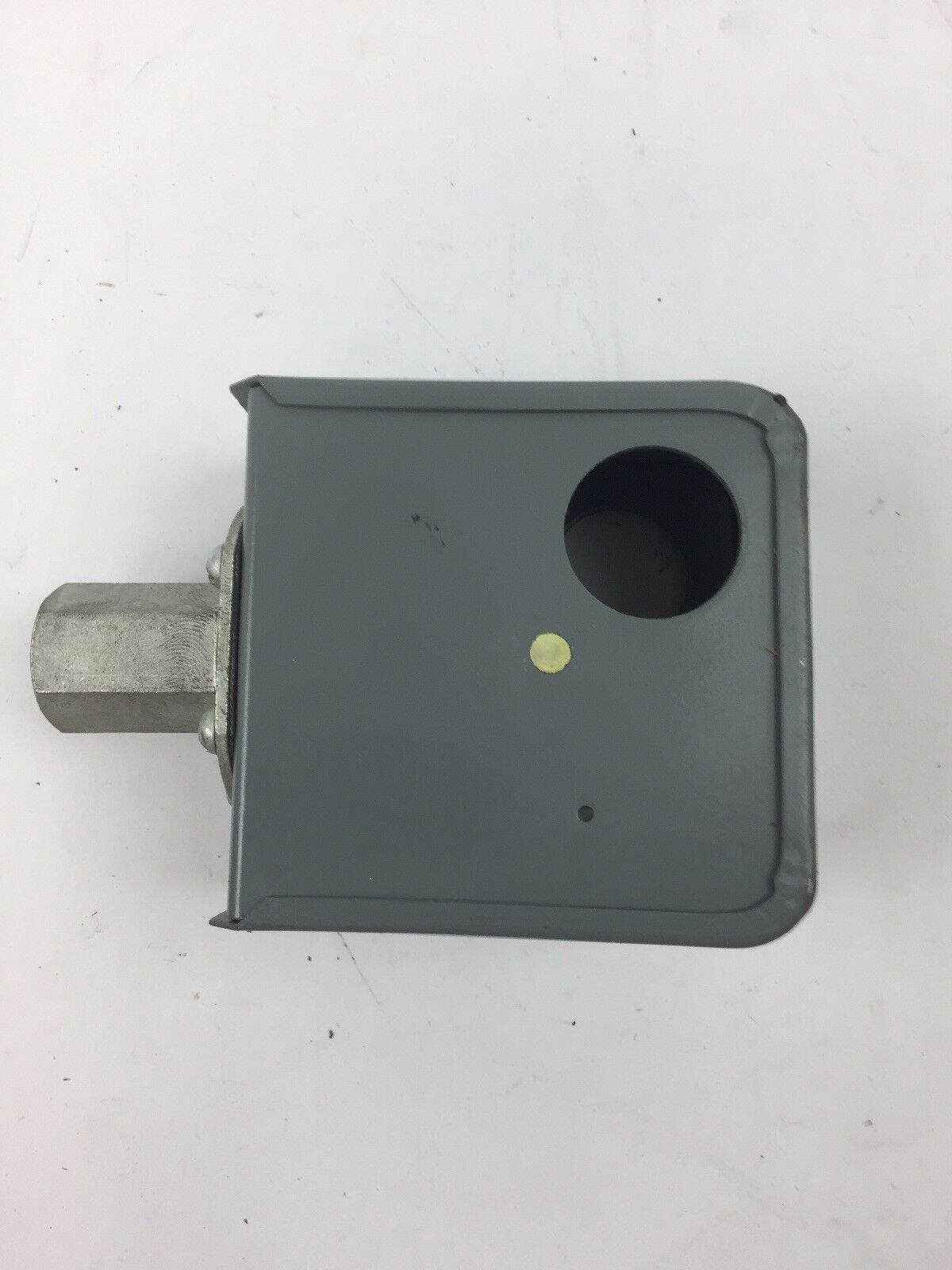 CUTLER HAMMER 10017H4D PRESSURE SWITCH W/O PUL. ORIFICE OPEN 40 LBS CLOSE 20 LBS