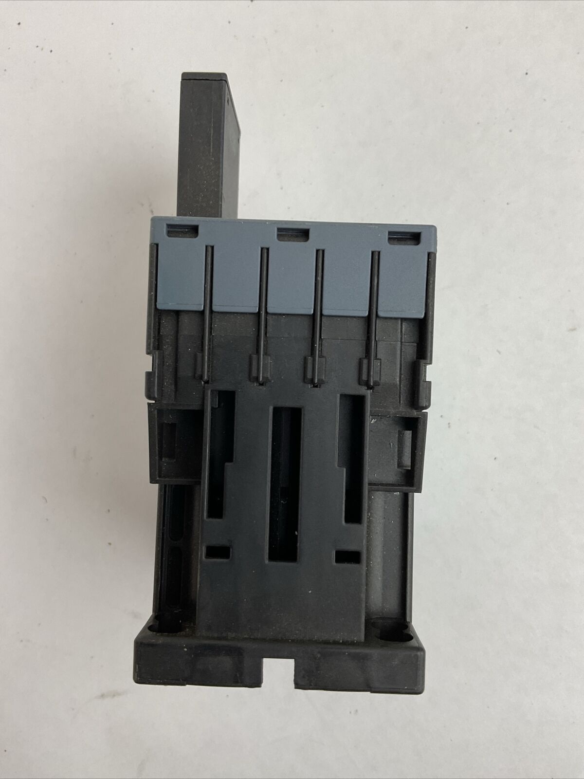 SIEMENS 3RH2122-2BB40 CONTACTOR 240VAC 10A COIL 24VDC 2000-68500-4410000