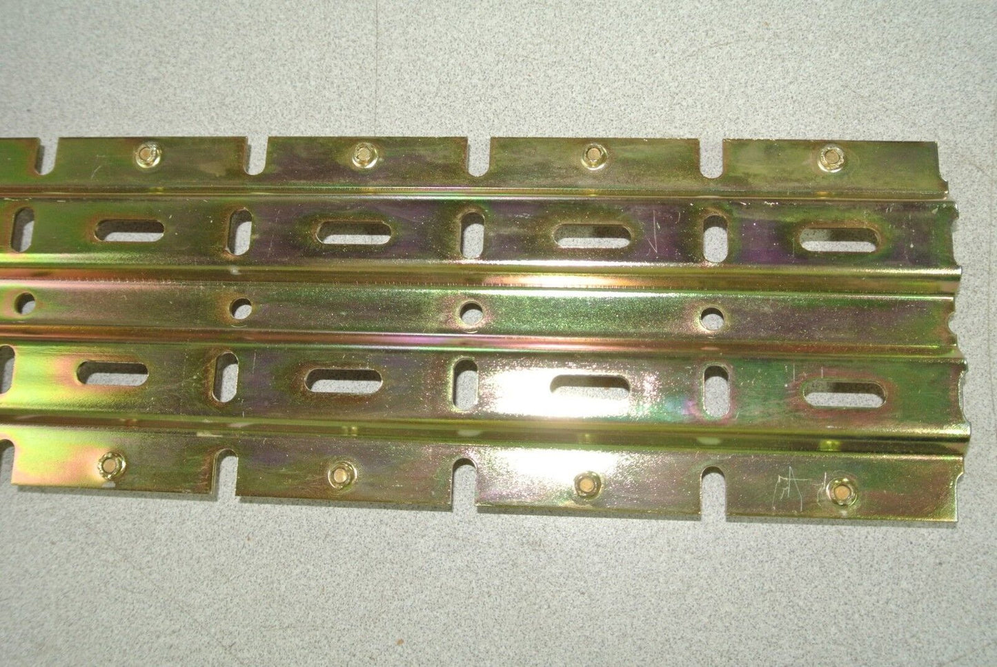 SQUARE D 8501 L-12, Ser. A - MOUNTING TRACK for 12 TYPE L RELAYS - NEW SURPLUS