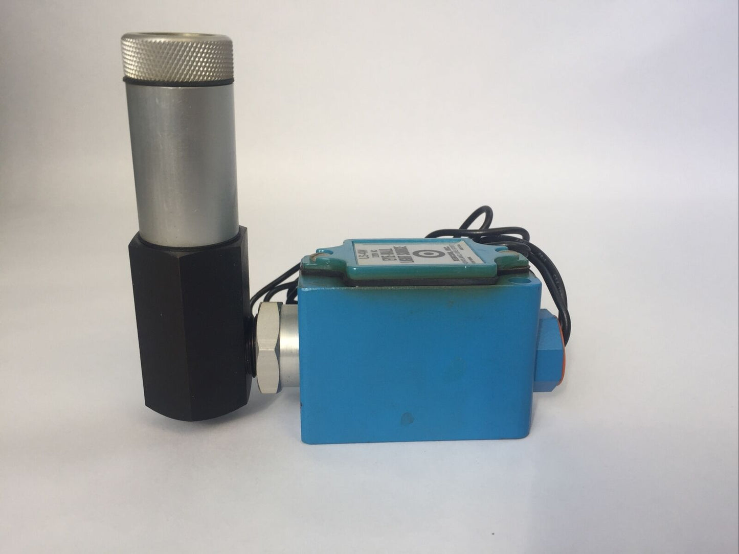 XERCON LS-4W 120VAC EYE-BALL LIGHT SOURCE