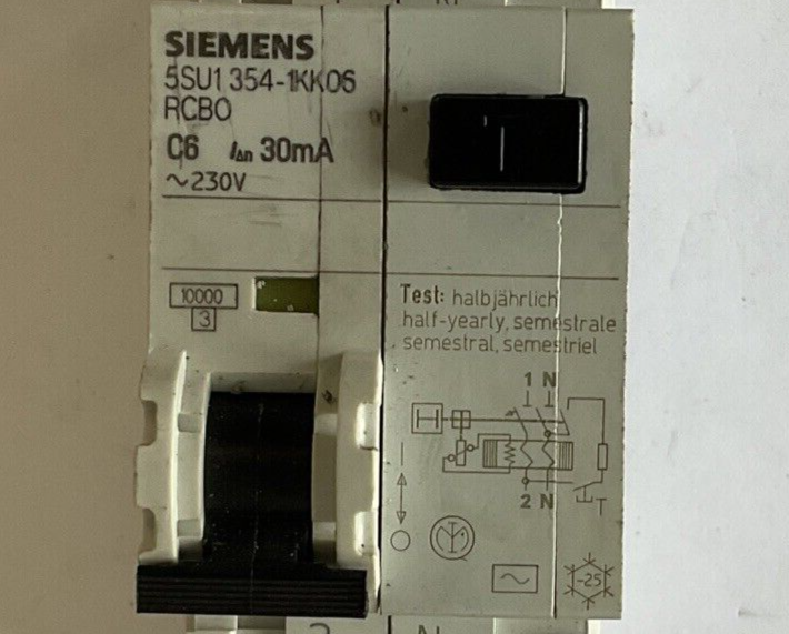 SIEMENS 5SU1 354-1KK06 CIRCUIT BREAKER 230VAC RCBO C6