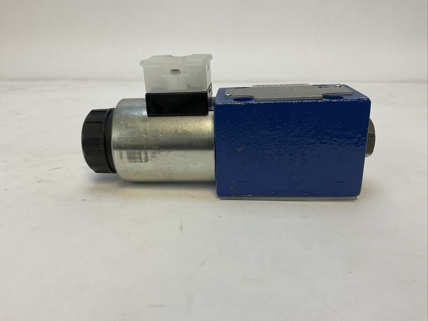 REXROTH R978017922 DIRECTIONAL CONTROL VALVE R901370939 24VDC 1.25A
