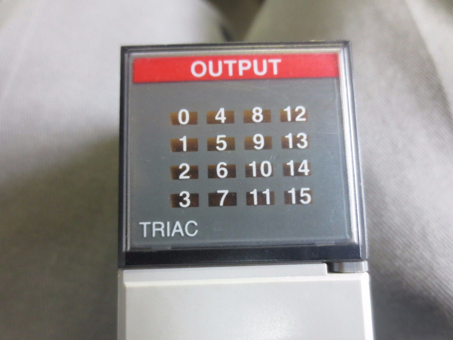 ALLEN-BRADLEY 1746-OA16 Ser. D - OUTPUT MODULE for SLC500
