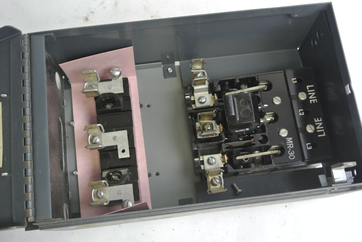GE QMR361L - FUSIBLE DISCONNECT / PANELBOARD SWITCH - 600VAC, 30A, 3-POLE