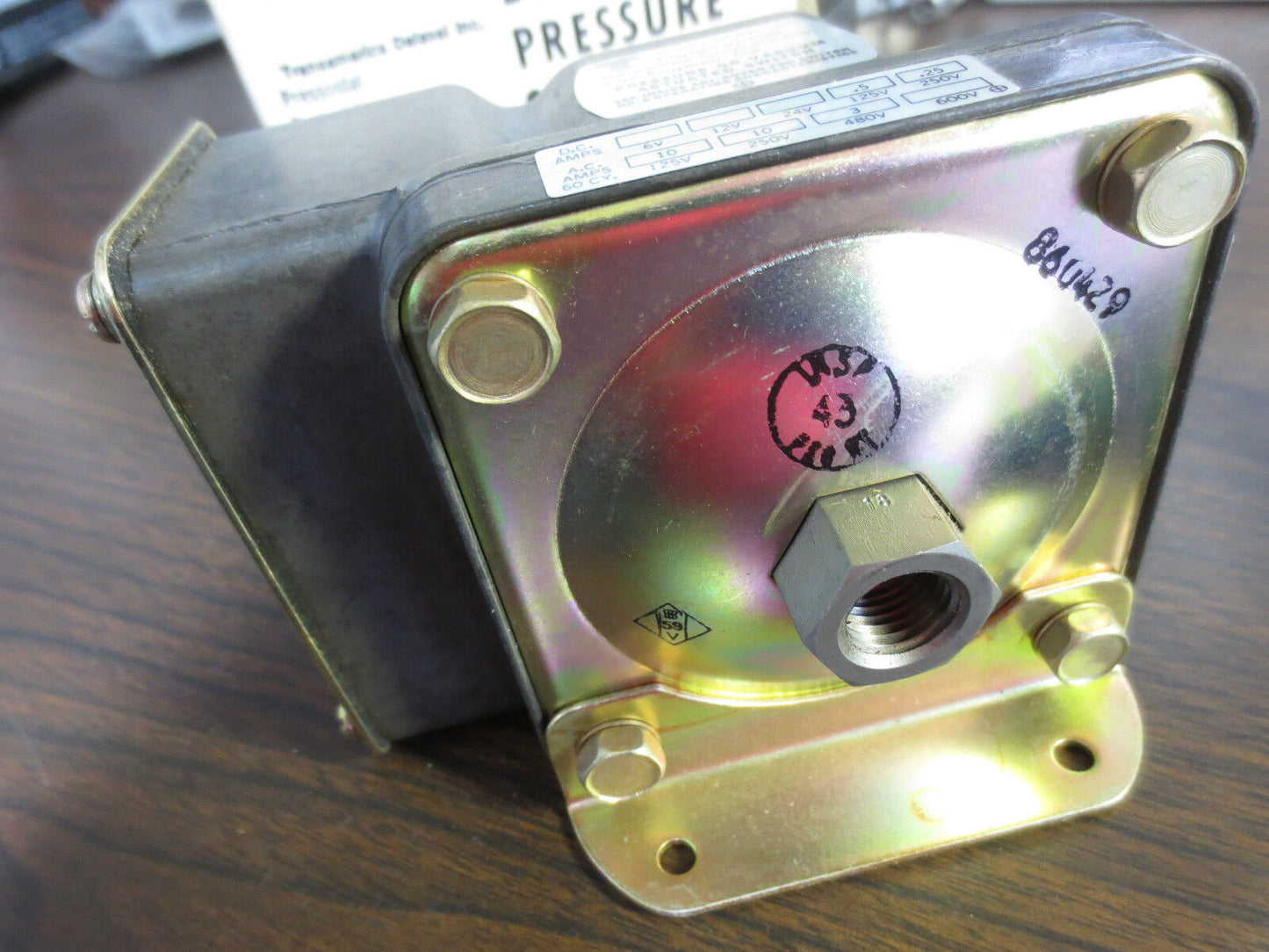 BARKSDALE D2T-M18SS-L6 TRANSAMERICA DELAVAL PRESSURE SWITCH - NEW SURPLUS