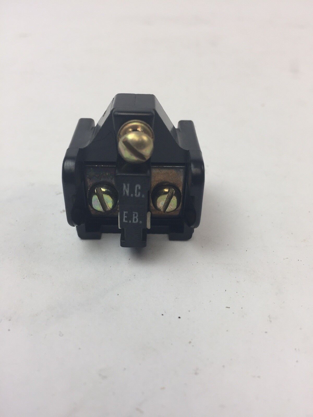 ALLEN BRADLEY 1495-G1 AUXILIARY CONTACT BLOCK N.C. CONTACT SIZE 1 & 2 SERIES L