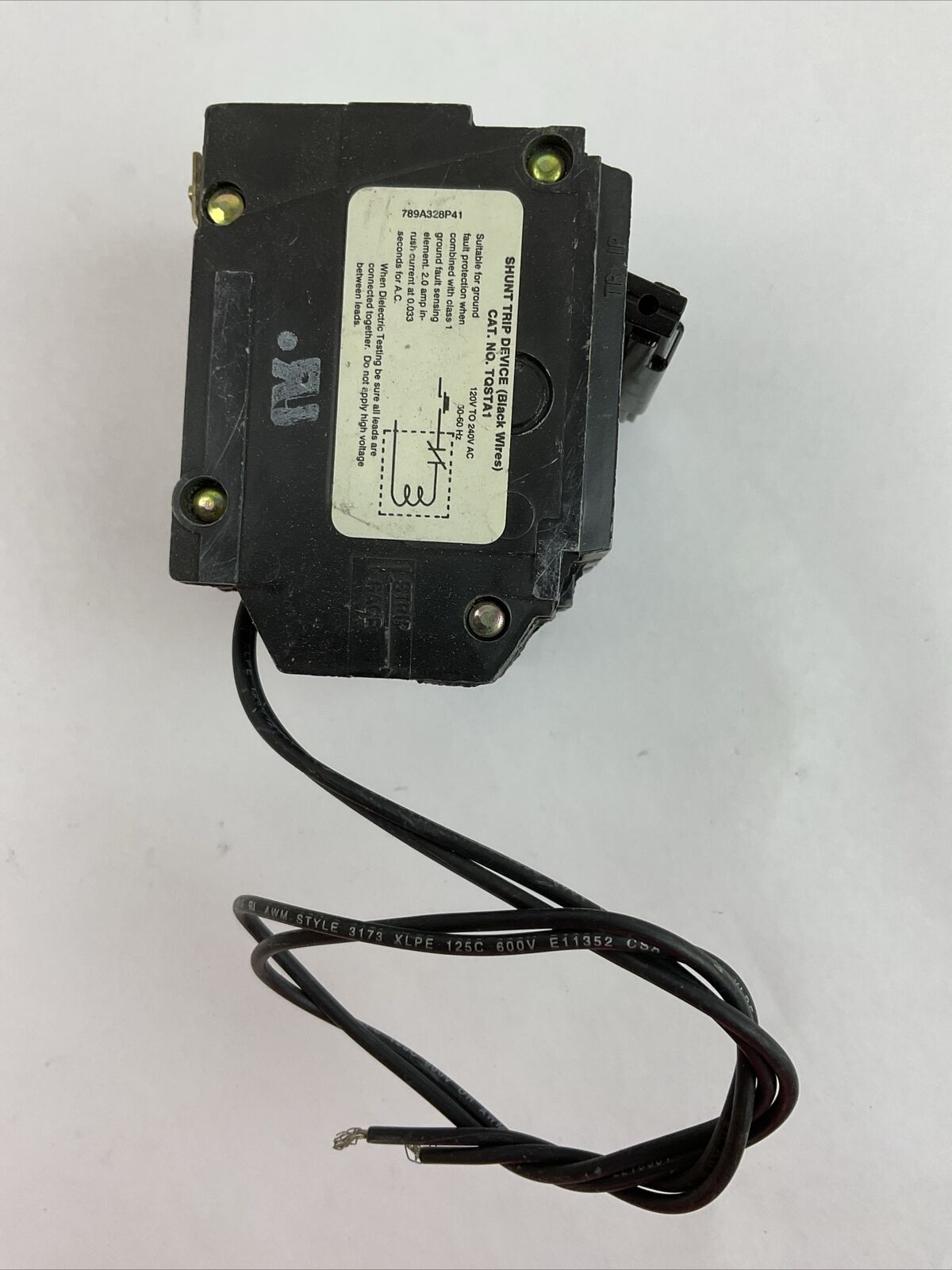 GE THQB220 CIRCUIT BREAKER 2POLE 20AMP 120/240VAC TQSTA1 SHUNT TRIP DEVICE