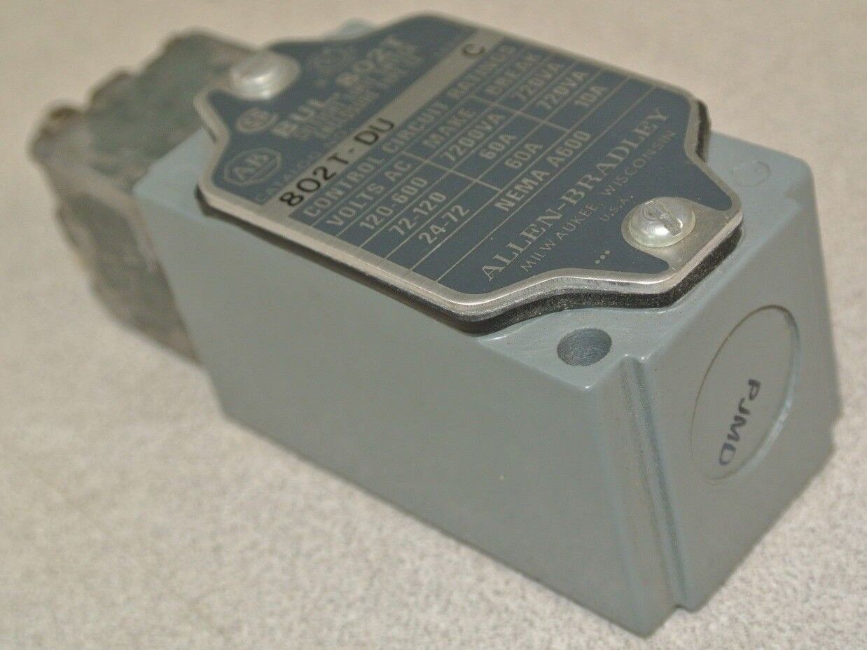 ALLEN-BRADLEY 802T-DU Ser. C / OILTIGHT LIMIT SWITCH / SPRING RETURN NEW SURPLUS