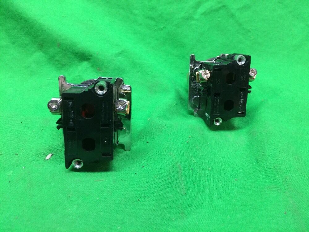 *LOT OF 2* CUTLER HAMMER 10250T/91000T RED PUSH BUTTON A600 P600