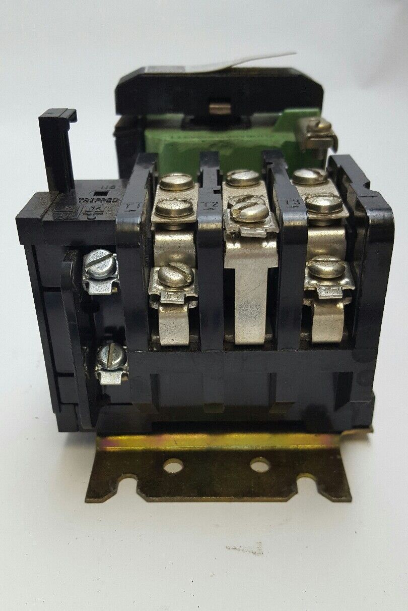 GE CR208C100DGA Starter 600V 27A NEMA Size 1
