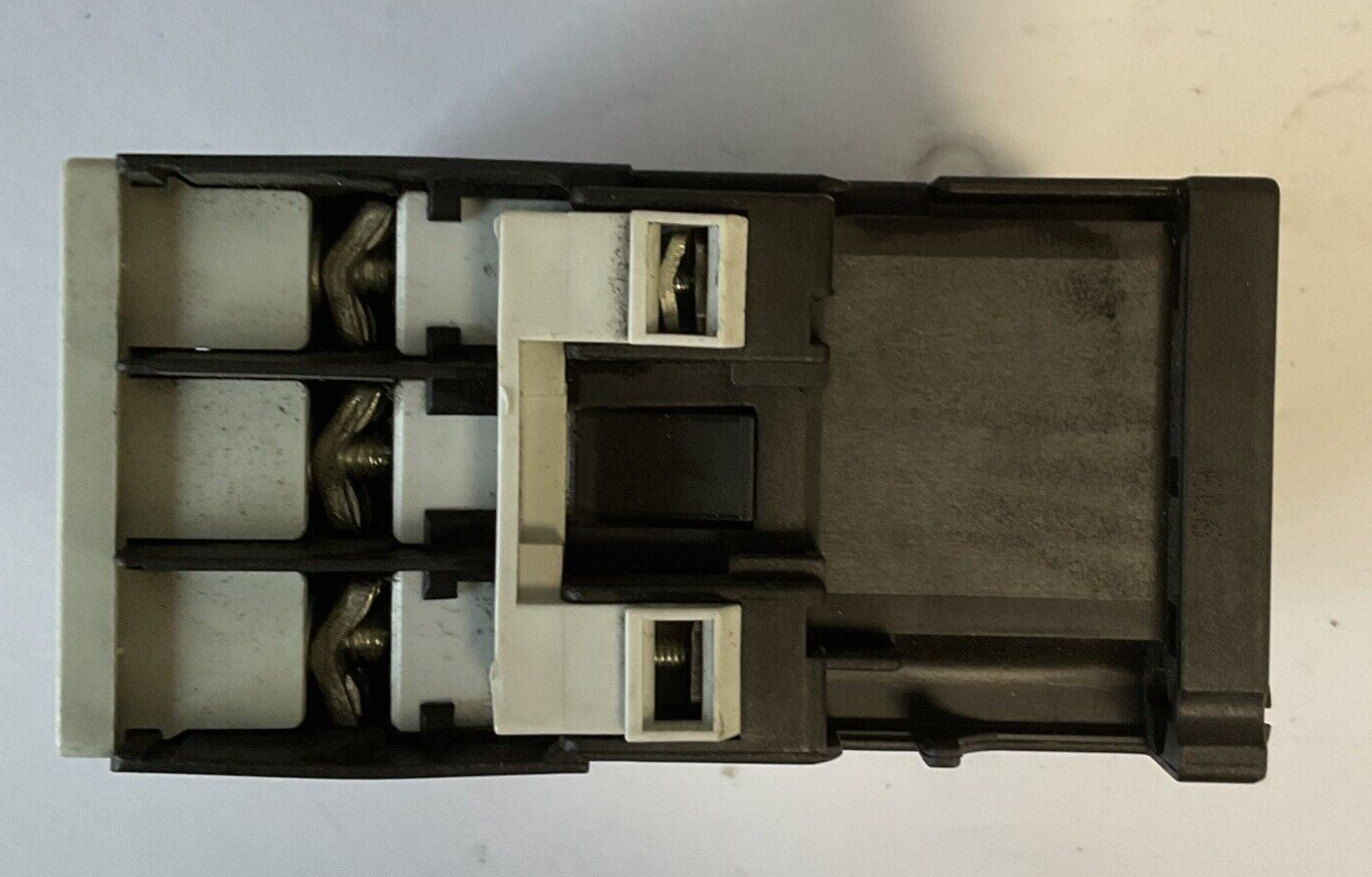 SIEMENS 3RT1025-1A..0 CONTACTOR 690V