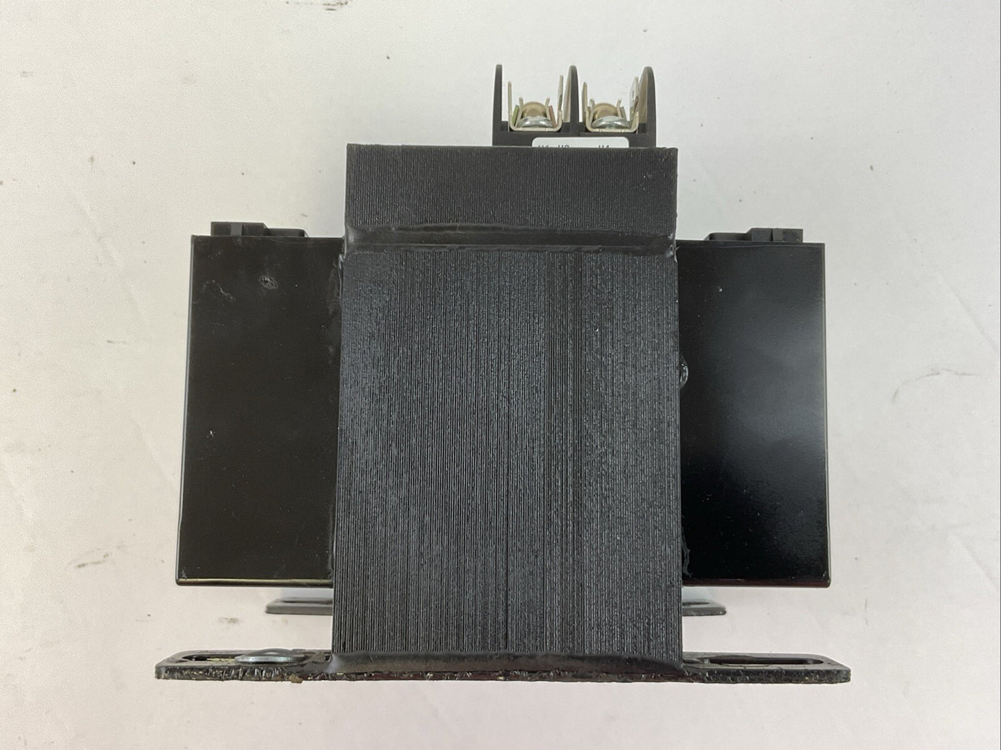 CUTLER HAMMER C0500E3CFBXXRT TRANSFORMER 500VA 50/60HZ FNQ-R-4 4AMP FUSES