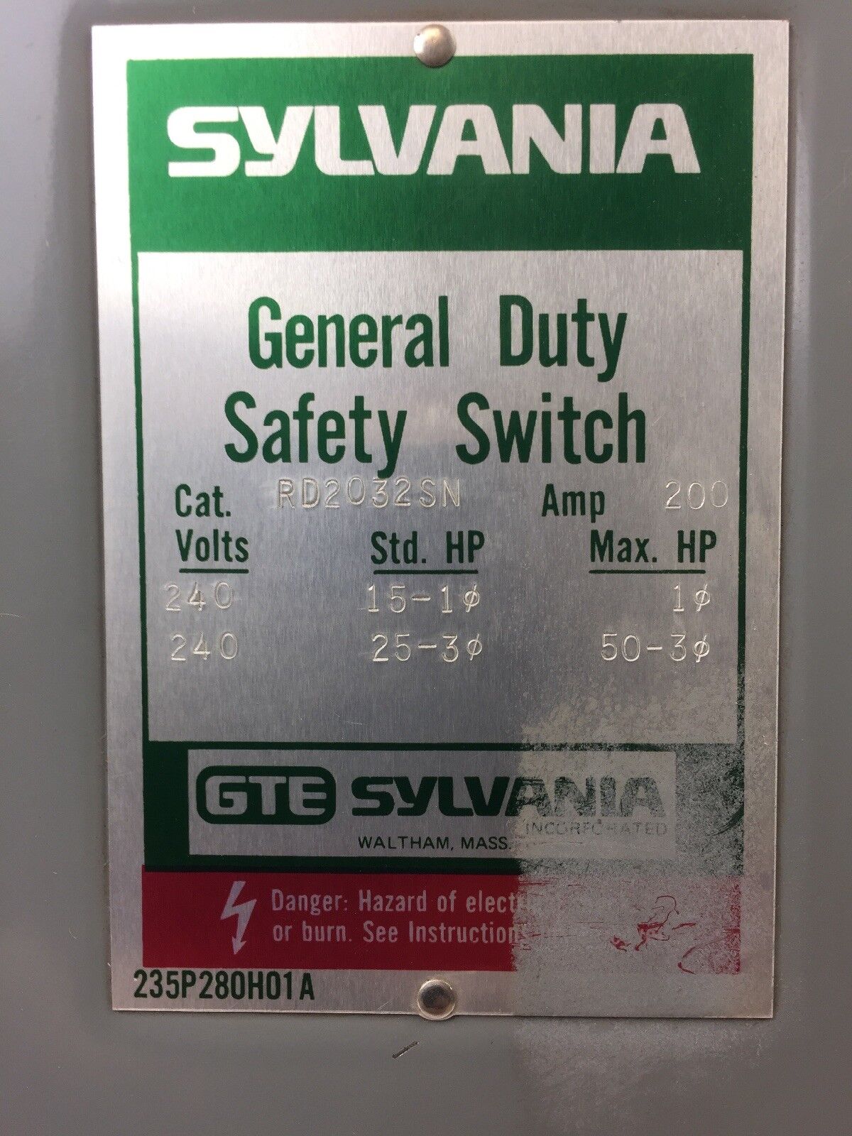 SYLVANIA RD2032SN SAFETY SWITCH 200 AMP 240 VAC NEMA 3R RAINTITE ENCLOSURE 3 S/N