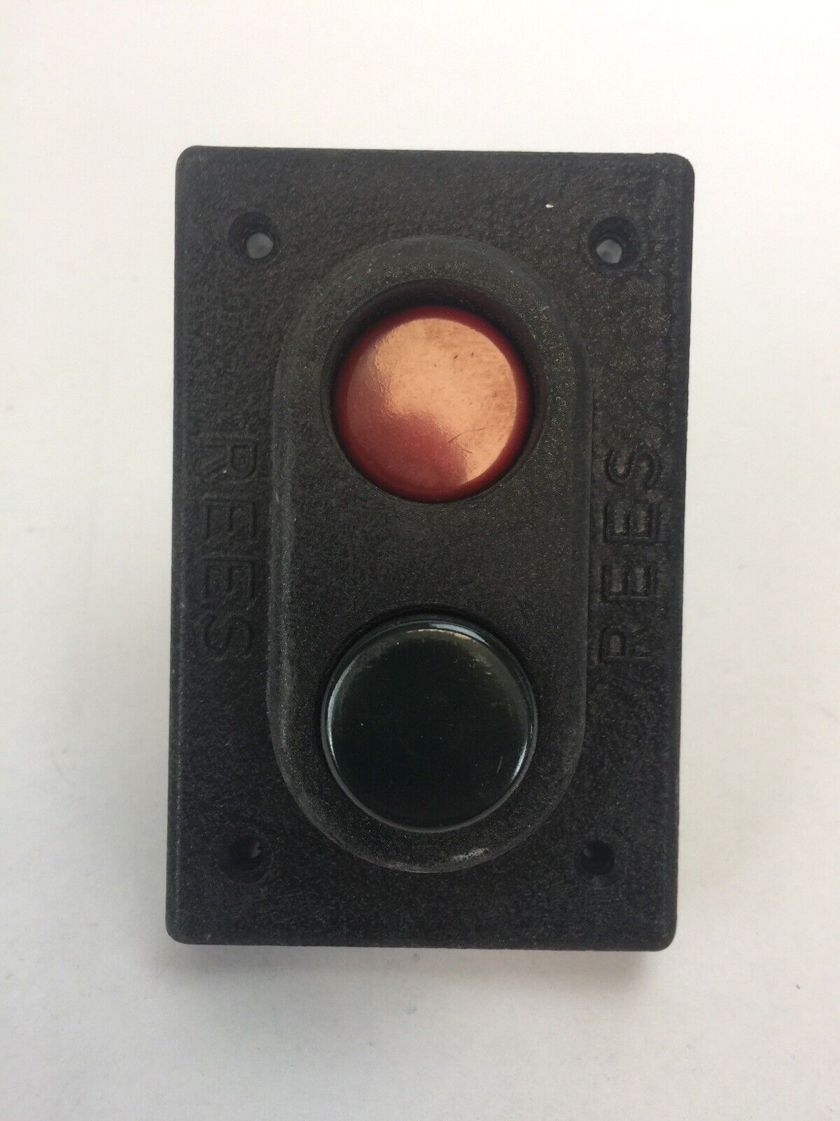 REES 00580-032 GREEN RED PUSHBUTTON SWITCH