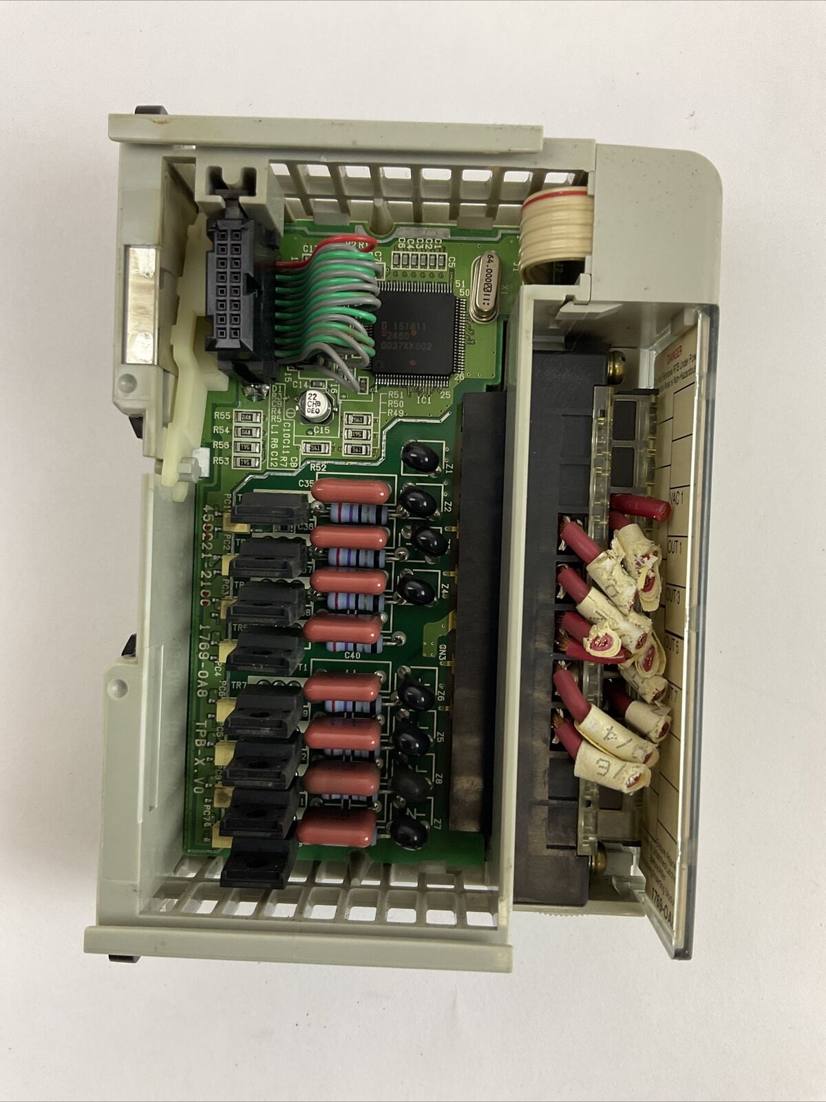 ALLEN BRADLEY 1769-OA8 SER A REV 1 F/W REV 1.1 8PT 85-264VAC OUTPUT MODULE