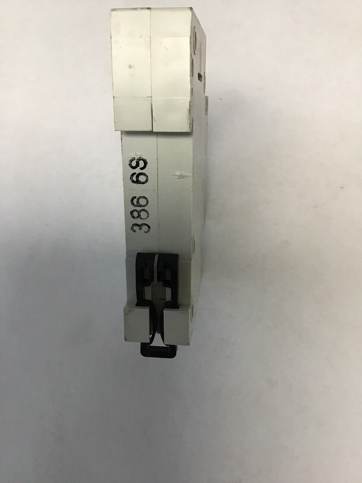 MOELLER FAZ-S6/1 CIRCUIT BREAKER 240VAC/415V 1POLE (LOT OF 4)
