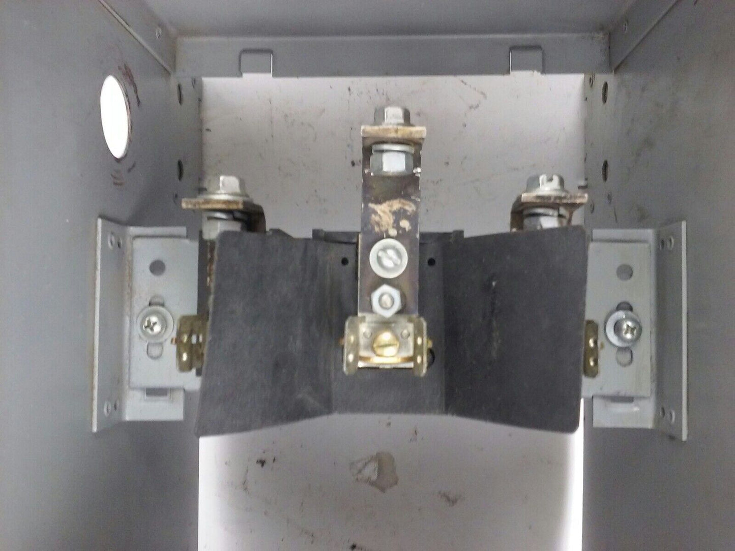 ARROW-HART BUSSWAY, 30AMP 3PH, 3W, 480V, MAX H.P. 20, FUSIBLE, DISCONNECT, USED