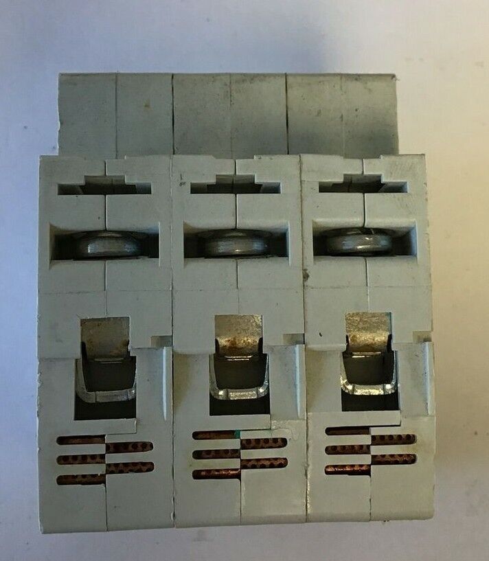 ALLEN BRADLEY 1492-SP3C030 CIRCUIT BREAKER SER.C 3A 415VAC