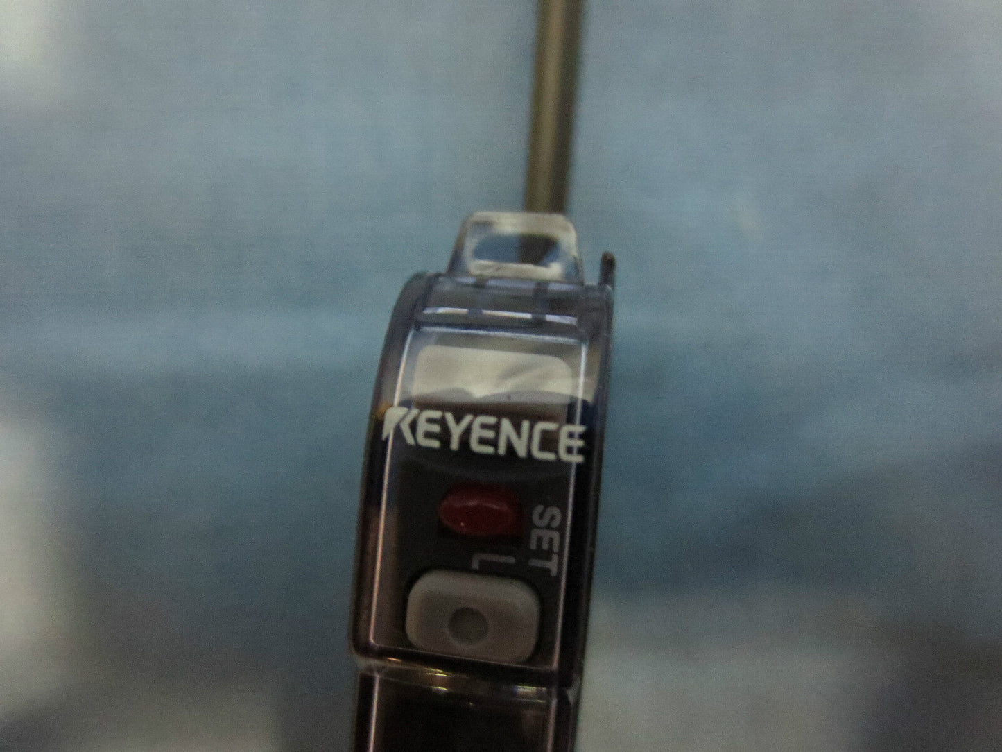 KEYENCE FS-V21R PHOTOELECTRIC FIBER OPTIC AMPLIFIER - 12-24VDC