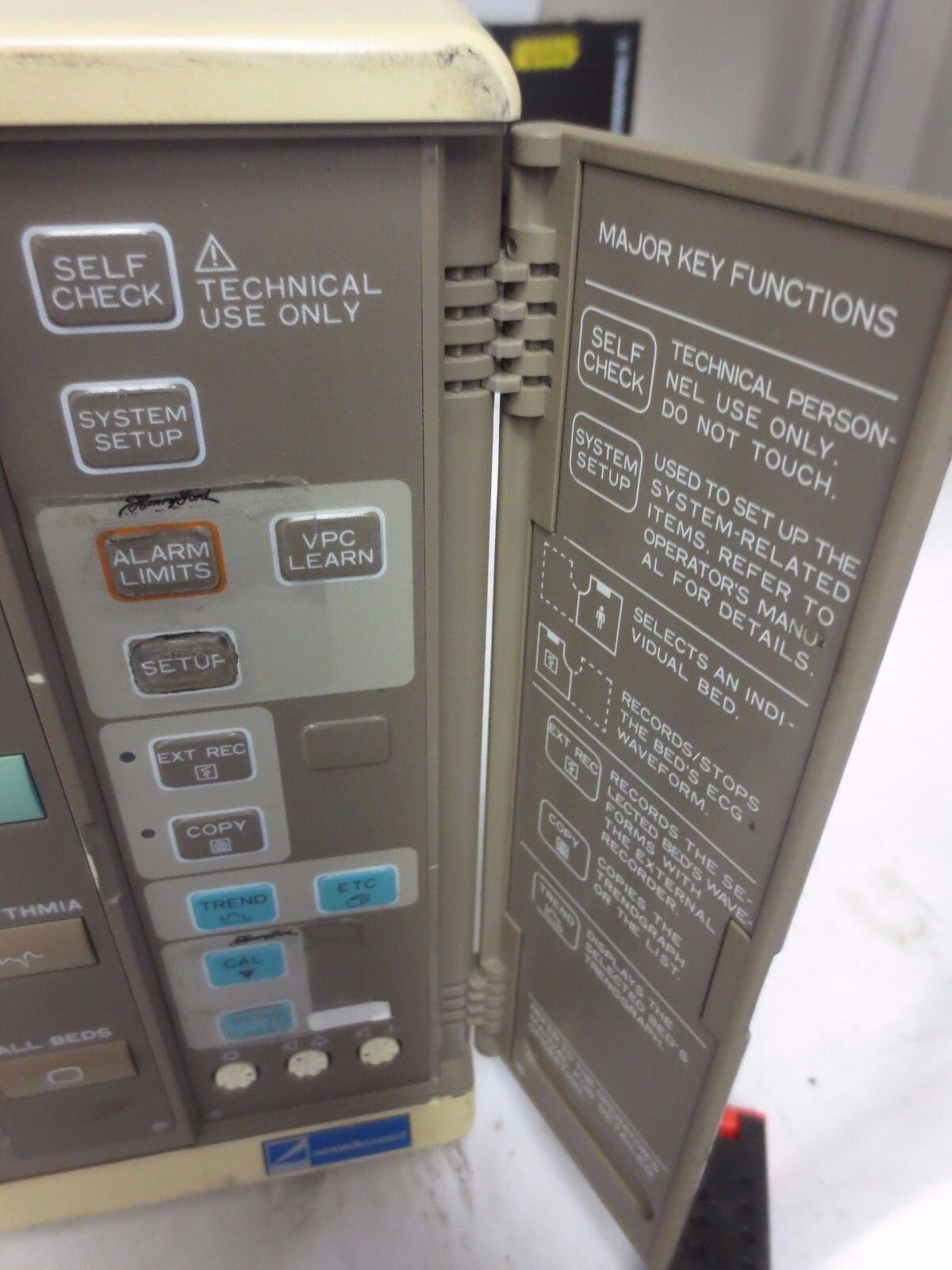 NIKON-KOHDEN MU-841RA + WEP-8410A CARDIAC TELEMETRY MONITOR - 190VA
