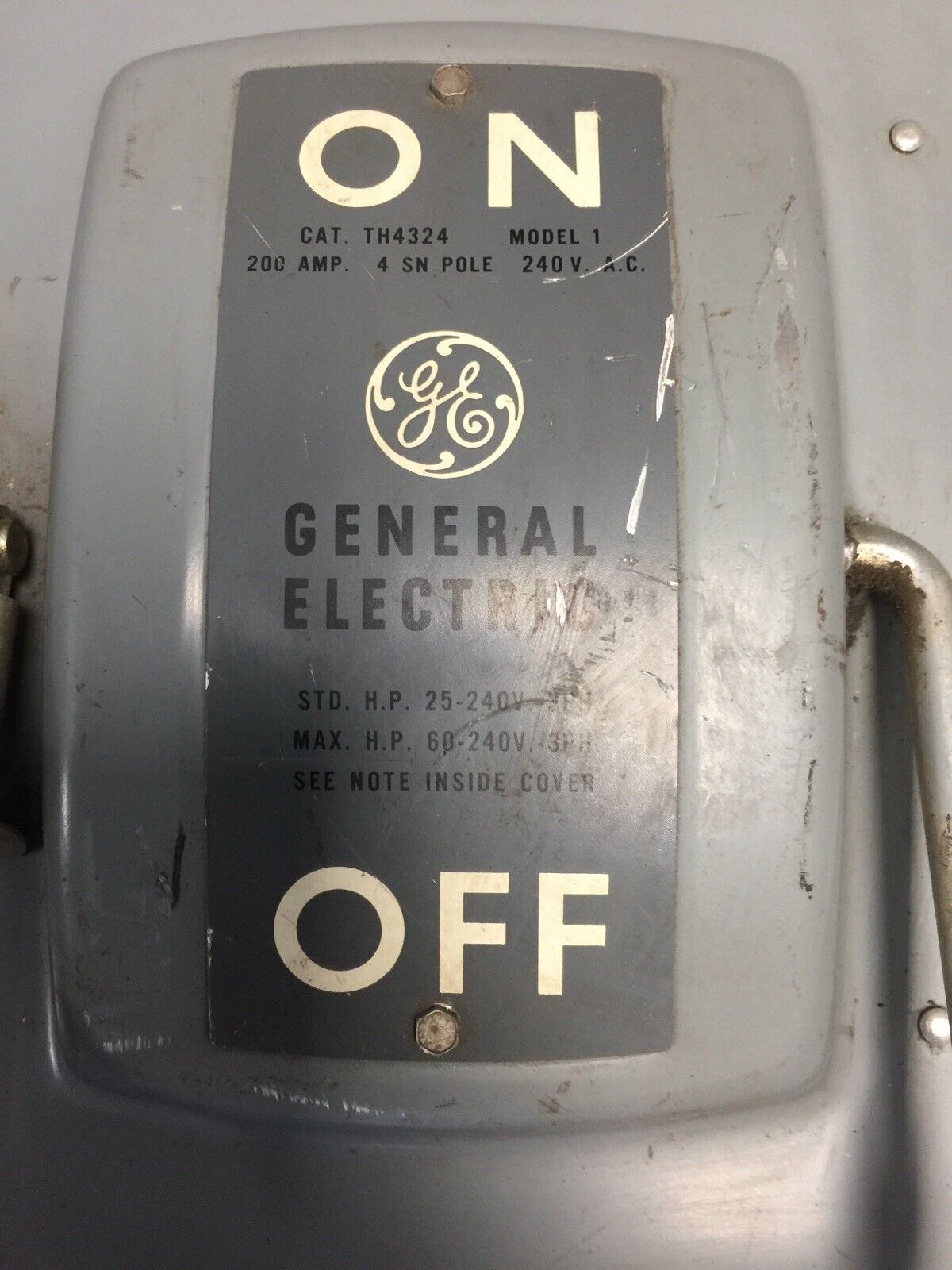 GE TH4324 SAFETY SWITCH 200AMP 4 SN POLE 240VAC 60HP 3PH MODEL 1