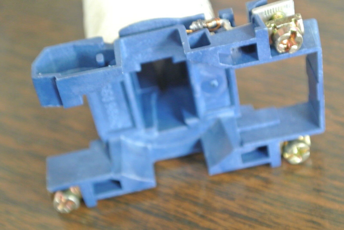 TELEMECANIQUE LX4 D2BD - COIL - 24VDC - NEW SURPLUS in D2UD BOX