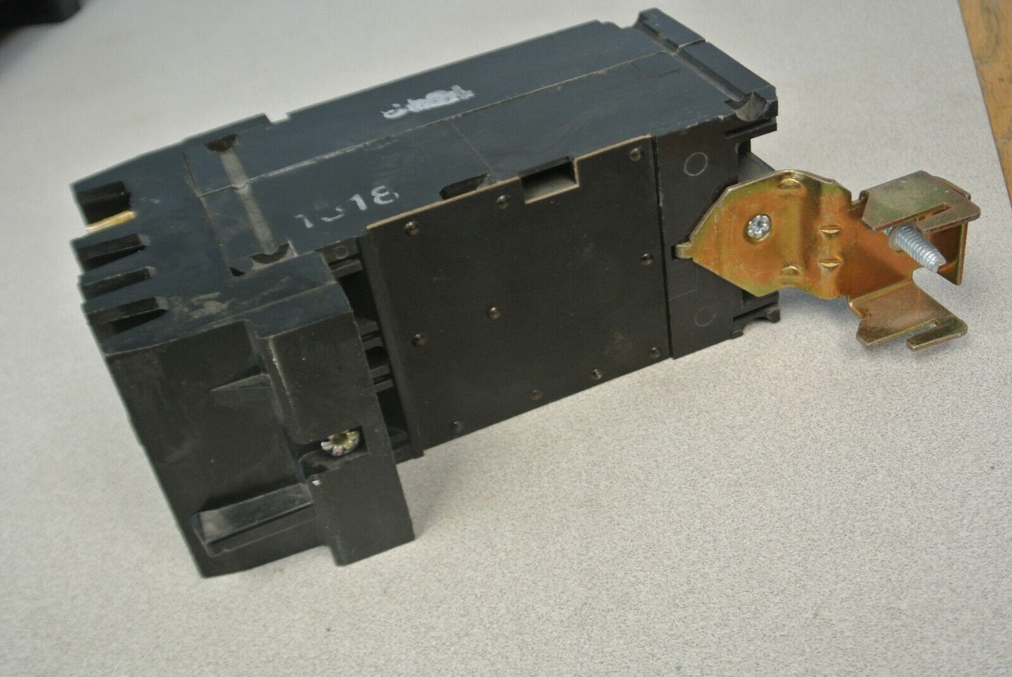 SQUARE D FA26020AC MOLDED CASE CIRCUIT BREAKER / 20A / 2-POLE / 600VAC