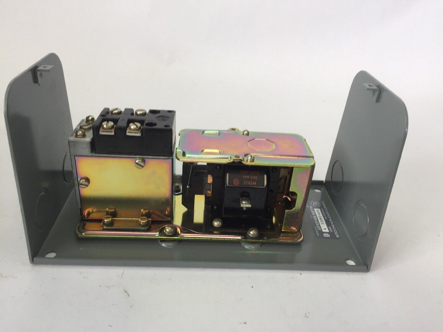 ALLEN BRADLEY 849-ZAD32 PNEUMATIC TIMING RELAY NEMA TYPE 1 21A224 COIL 120V 60HZ