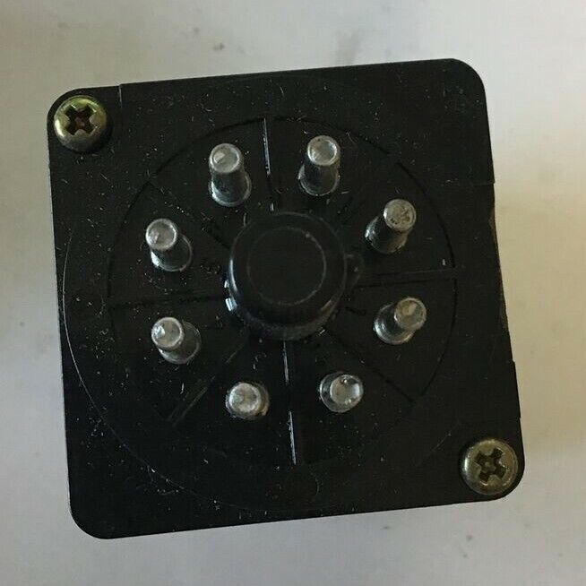 OMRON MK2EPN-UA-AC120 RELAY 10A 230VAC/28VDC ***LOTOF4***
