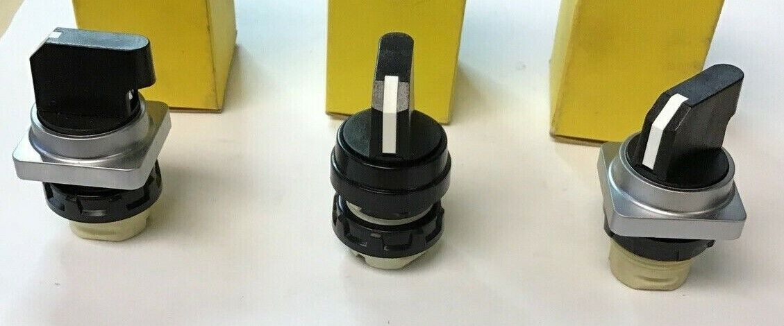 SQUARE D 9001 D2G3S, D3G2S, D2G2S SELECTOR SWITCH***LOTOF3***