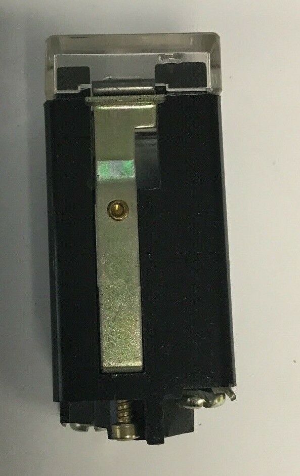 GE CR103C2102 SQUARE INDICATING LIGHT CLEAR LENS 125VAC/DC