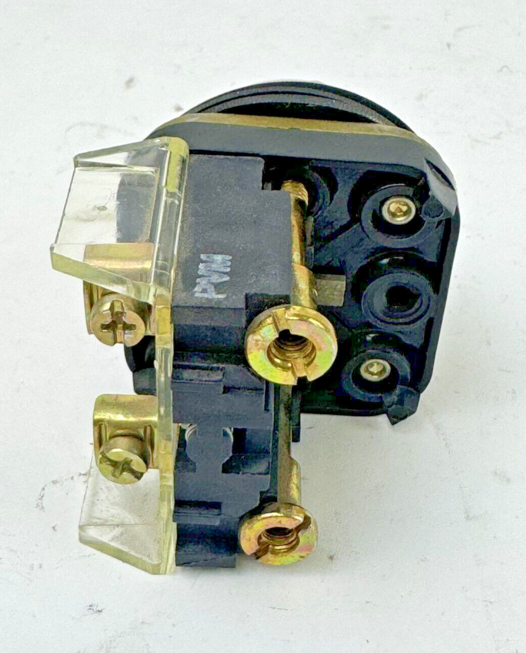 ALLEN-BRADLEY - 800T-A SER. T TYPE 4, 13 - YELLOW PUSH BUTTON W/ 800T-XD1 SER. D
