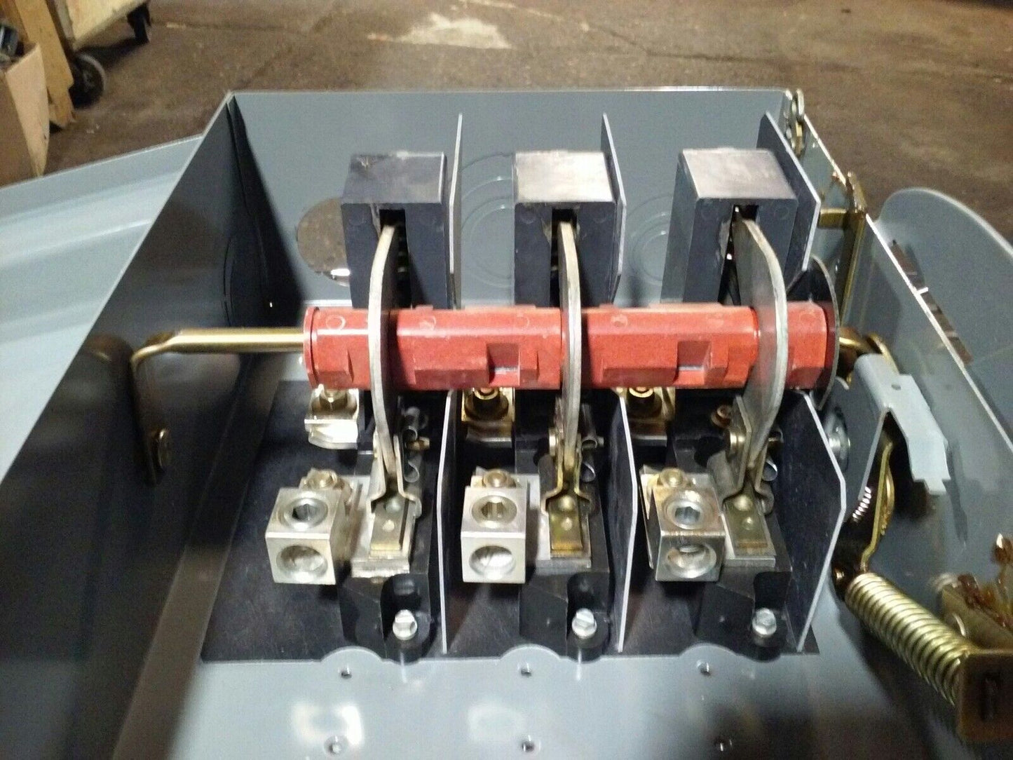 SQ. D HU364, SER. D2, SAFETY SWITCH, 200A, 600VAC/250DC, 3PH, MAX H.P. 150 USED