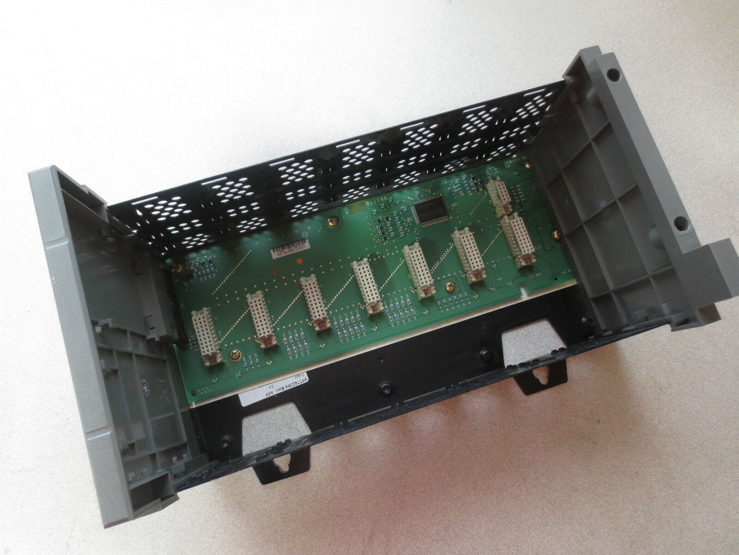 ALLEN-BRADLEY 1746-A7 Ser. B - SLC500 7-SLOT RACK / CHASSIS