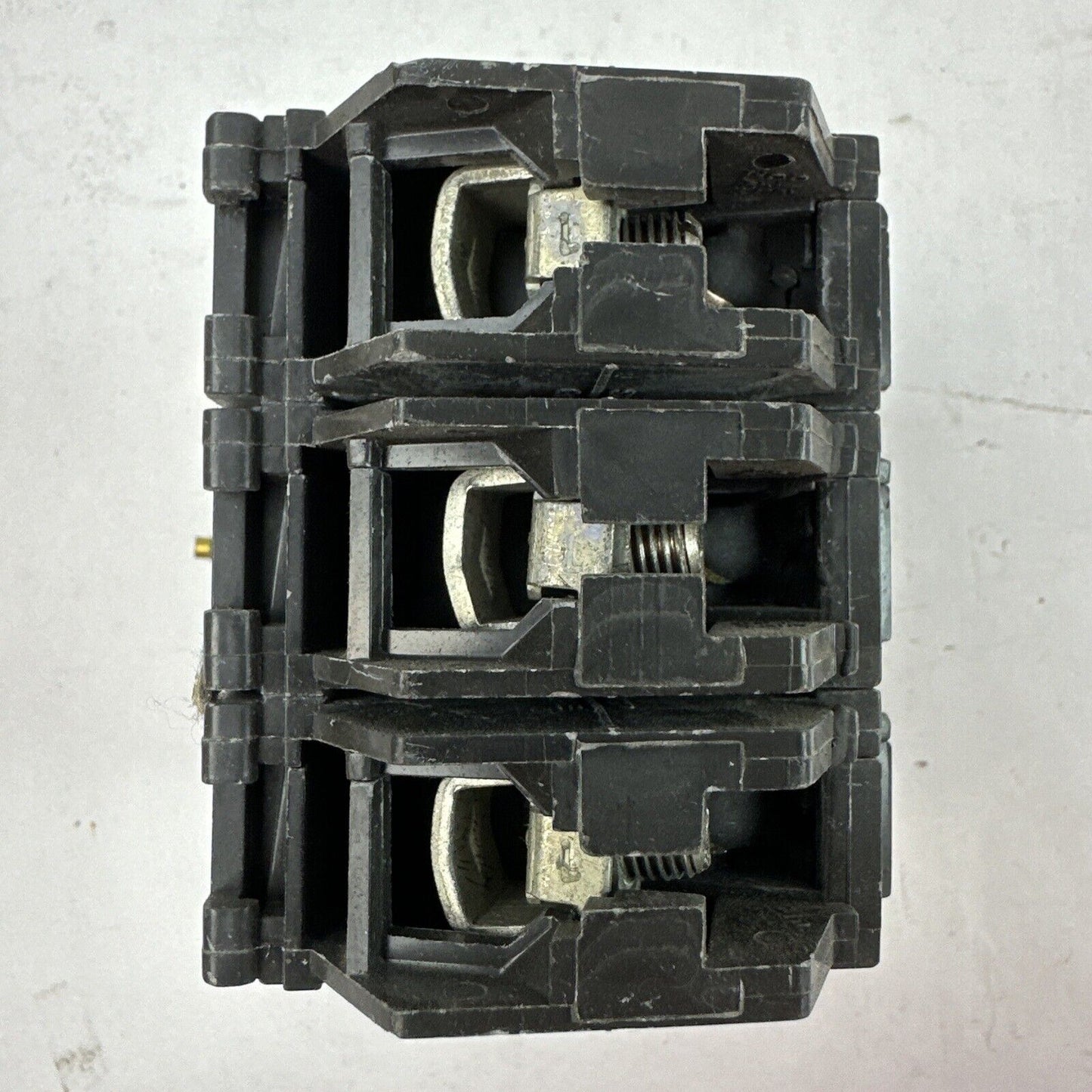 GE THQB32020 CIRCUIT BREAKER 20AMP 3POLE 240VAC