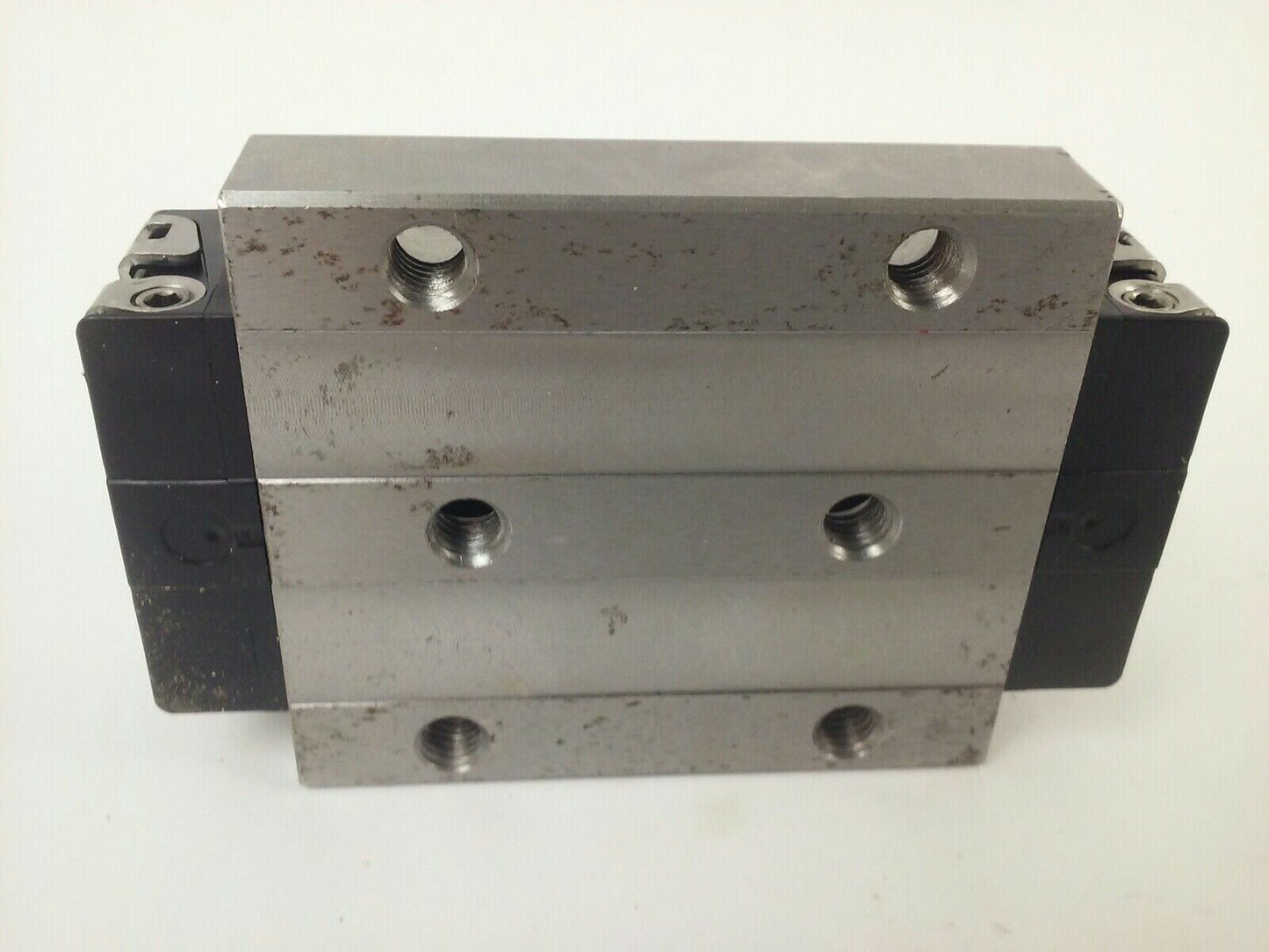 REXROTH MNR: R165323220 685 RUNNER BLOCK/ BAIL RAIL