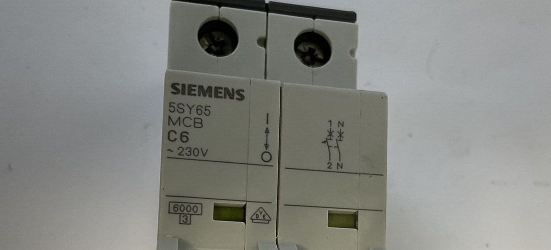 SIEMENS 5SY65 CIRCUIT BREAKER C6 230VAC 30KA***LOTOF3***