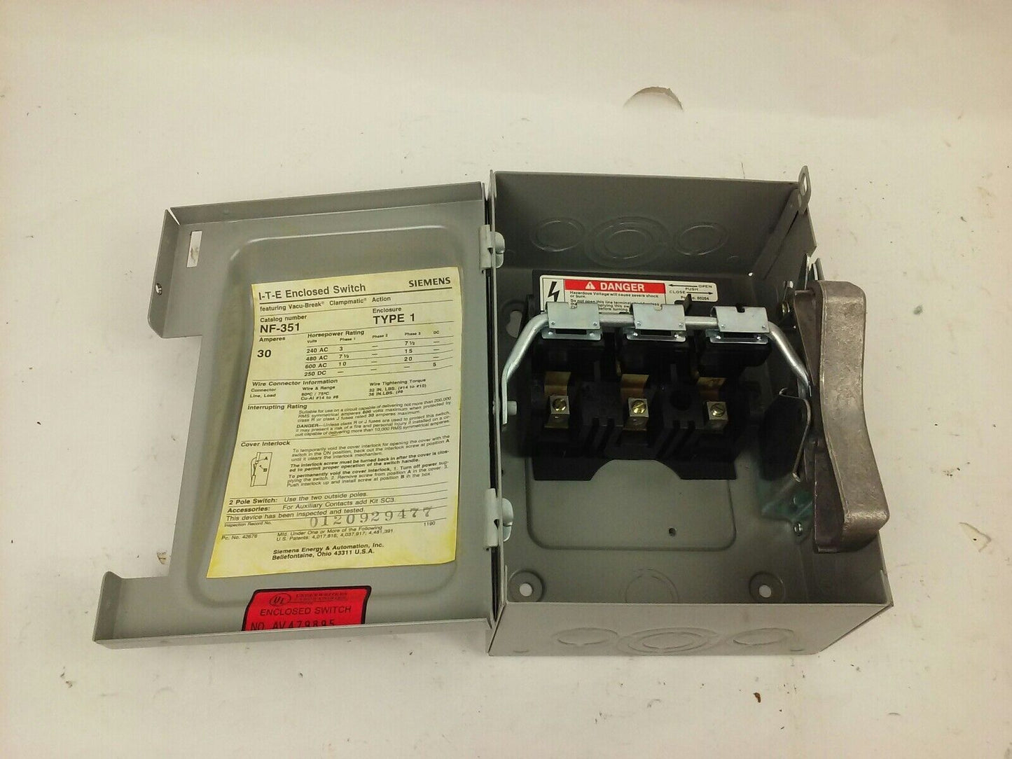 SIEMENS I-T-E NF351 H.D. ENCLOSED SWITCH, 30A, 3PH, 600V, TYPE 1 INDOOR, NEW