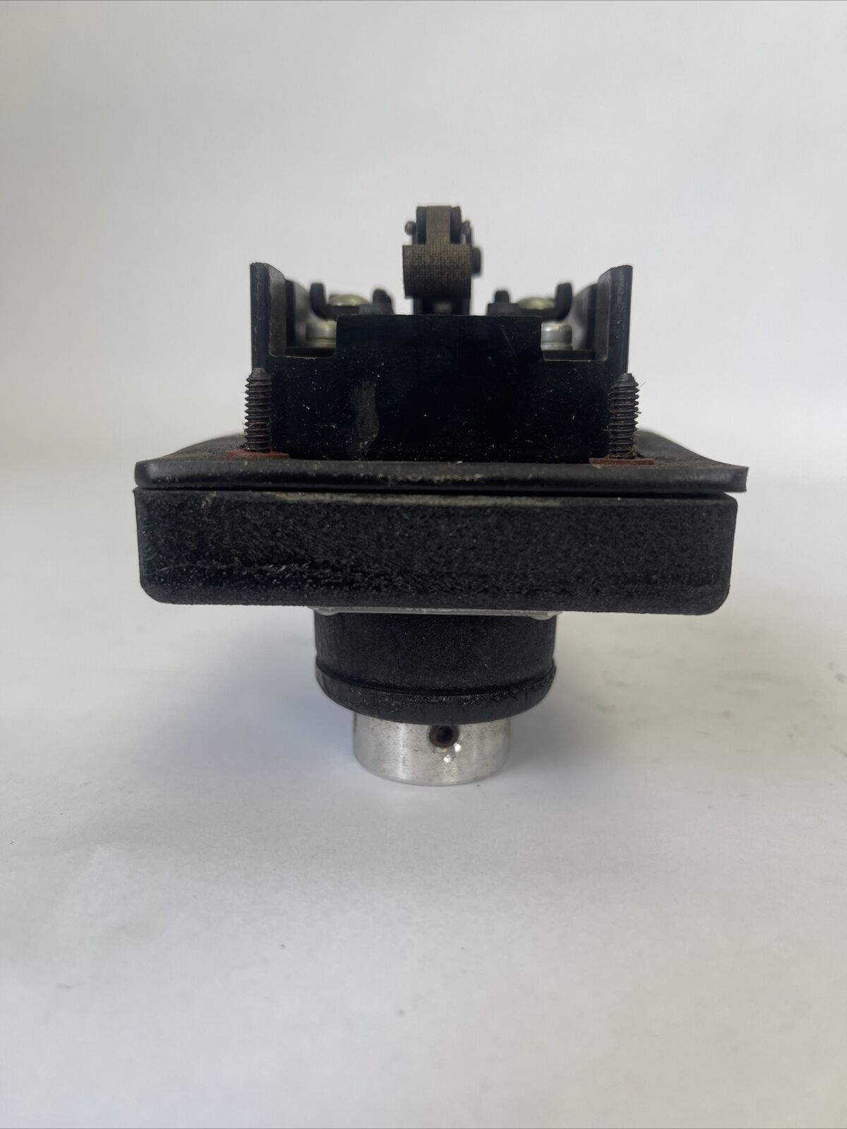 REES 3924 CONTROL PUSHBUTTON SWITCH OPEN CLOSE