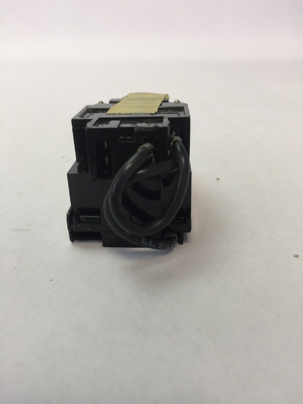 GE CR104D132 MIN OILTIGHT IND LIGHT LESS COLR CAP 115V 60/50HZ PUST TO TEST