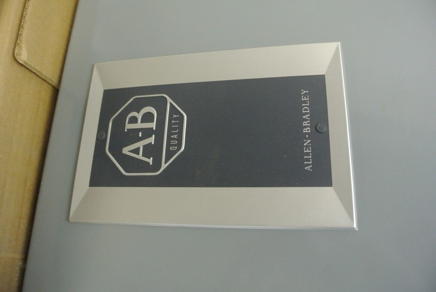 ALLEN-BRADLEY 702L-EOA926 ENCLOSED LIGHTING CONTACTOR 240V COIL - 702L-EAA926