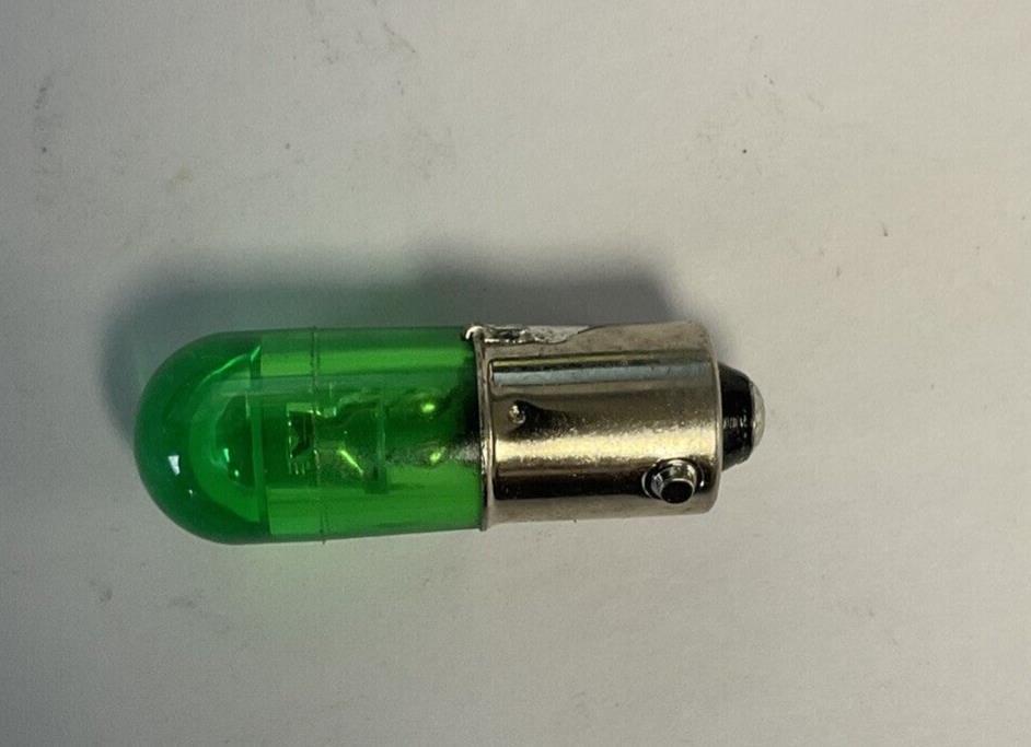 DIALIGHT 586-2402-205F GREEN LED LIGHT BULB 28V***LOTOF5***