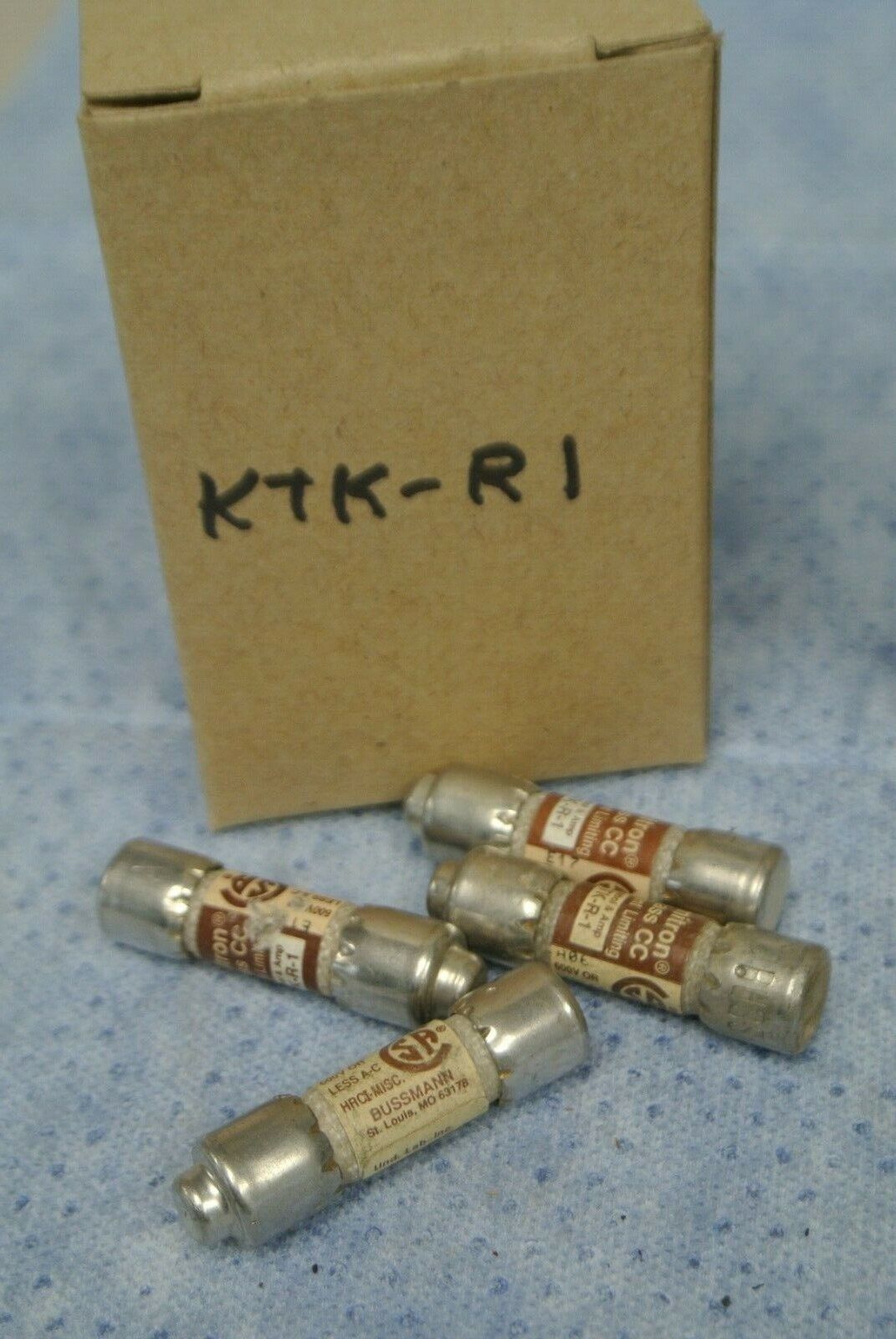 LOT of 9 / BUSSMANN KTK-R-1 (4 pcs) & KTK-R-2 (5 pcs) CLASS CC FUSES / 600V
