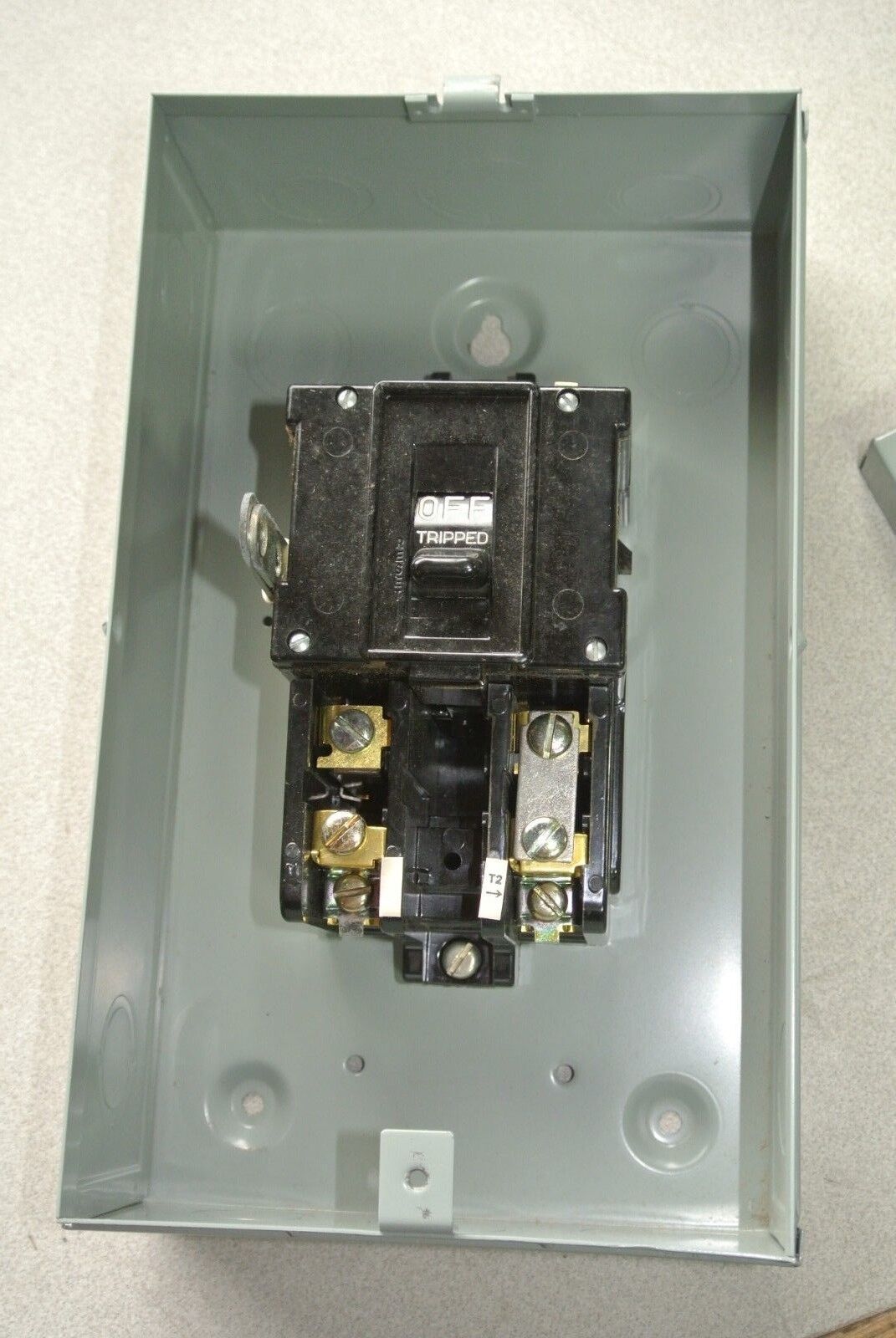 GE CR1062S5A - MANUAL MOTOR STARTER / TOGGLE SWITCH in ENCLOSURE / NEW SURPLUS