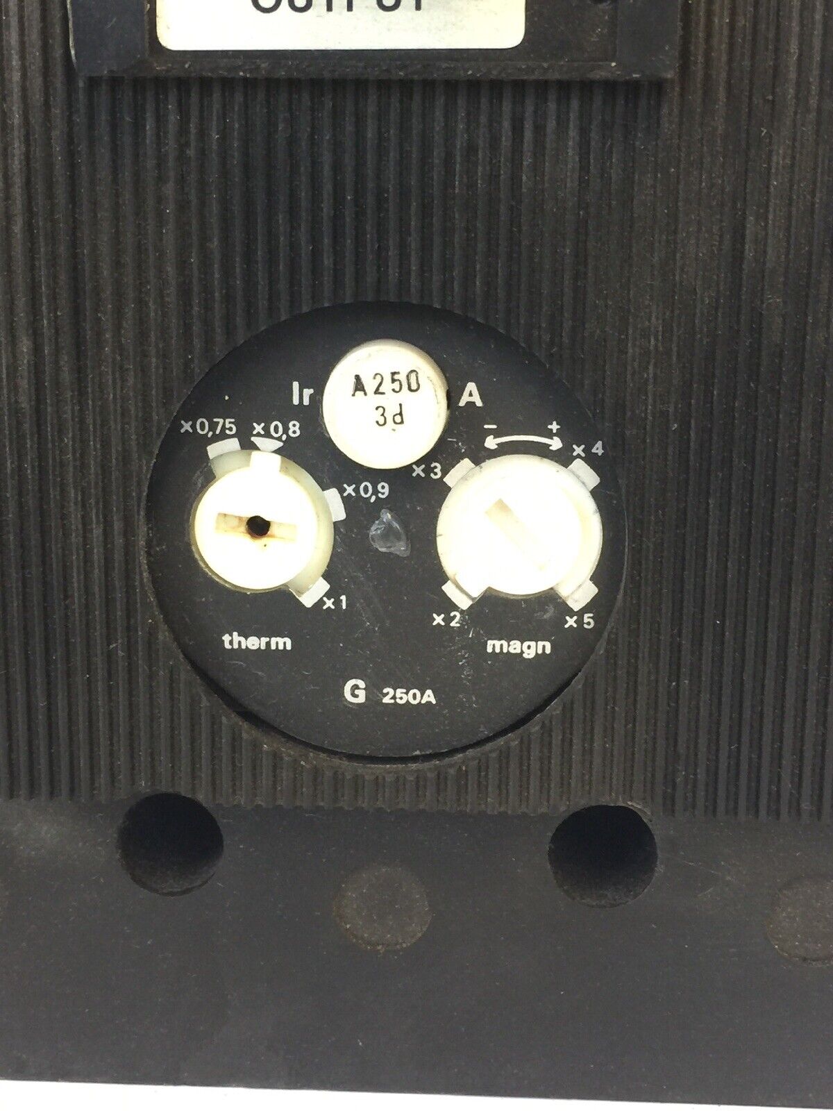 MERLIN GERIN C250G CIRCUIT BREAKER COMPACT 600VAC 250VDC 3 POLE 250A