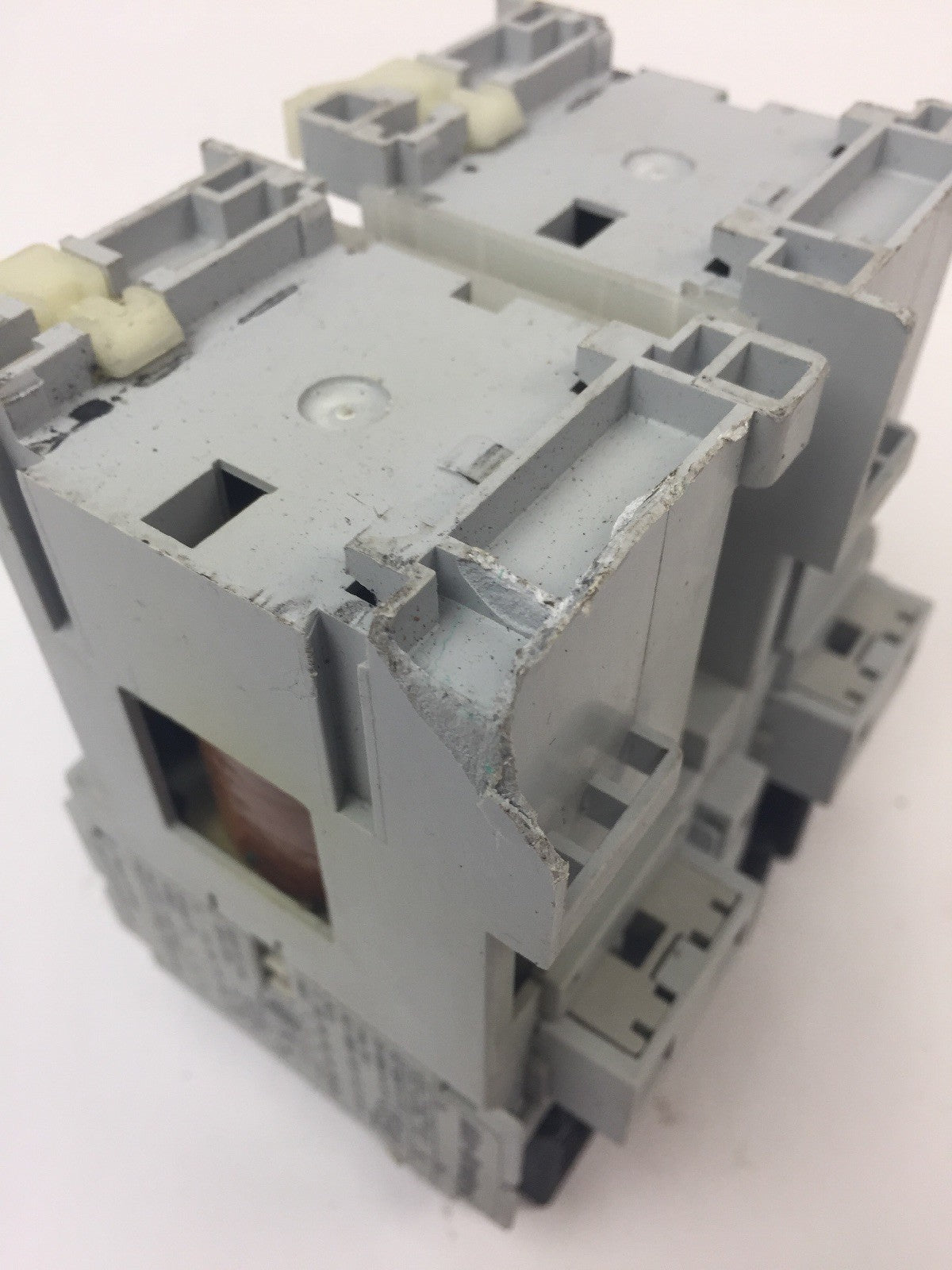 ALLEN BRADLEY 100-C09Z*10 REVERSING CONTACTOR 600VAC 25A COIL 24VDC