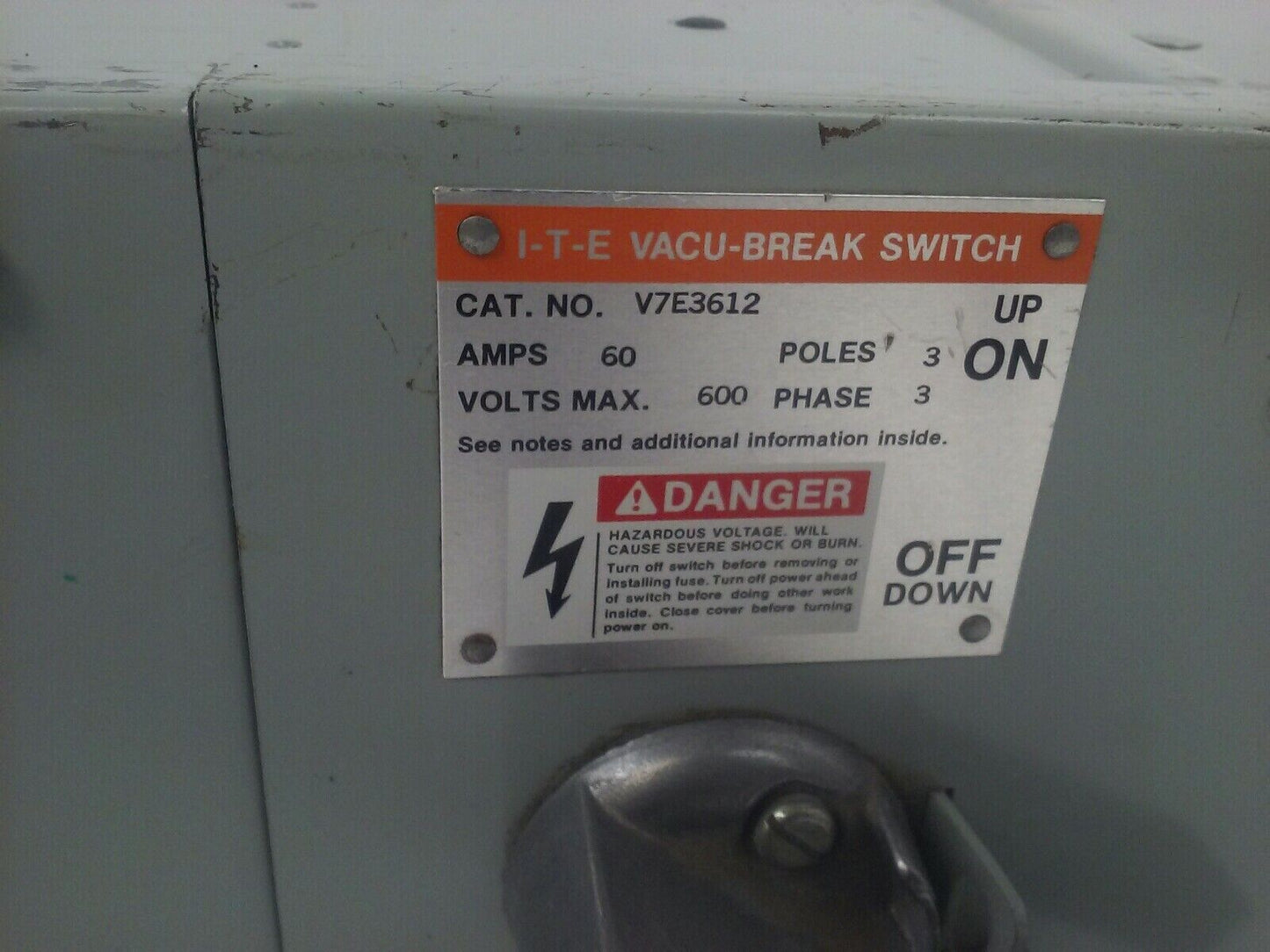 ITE V7E3611R TWIN FUSIBLE VACU BREAK PANELBOARD SWITCH 600V 30A 20HP 3P 3PH